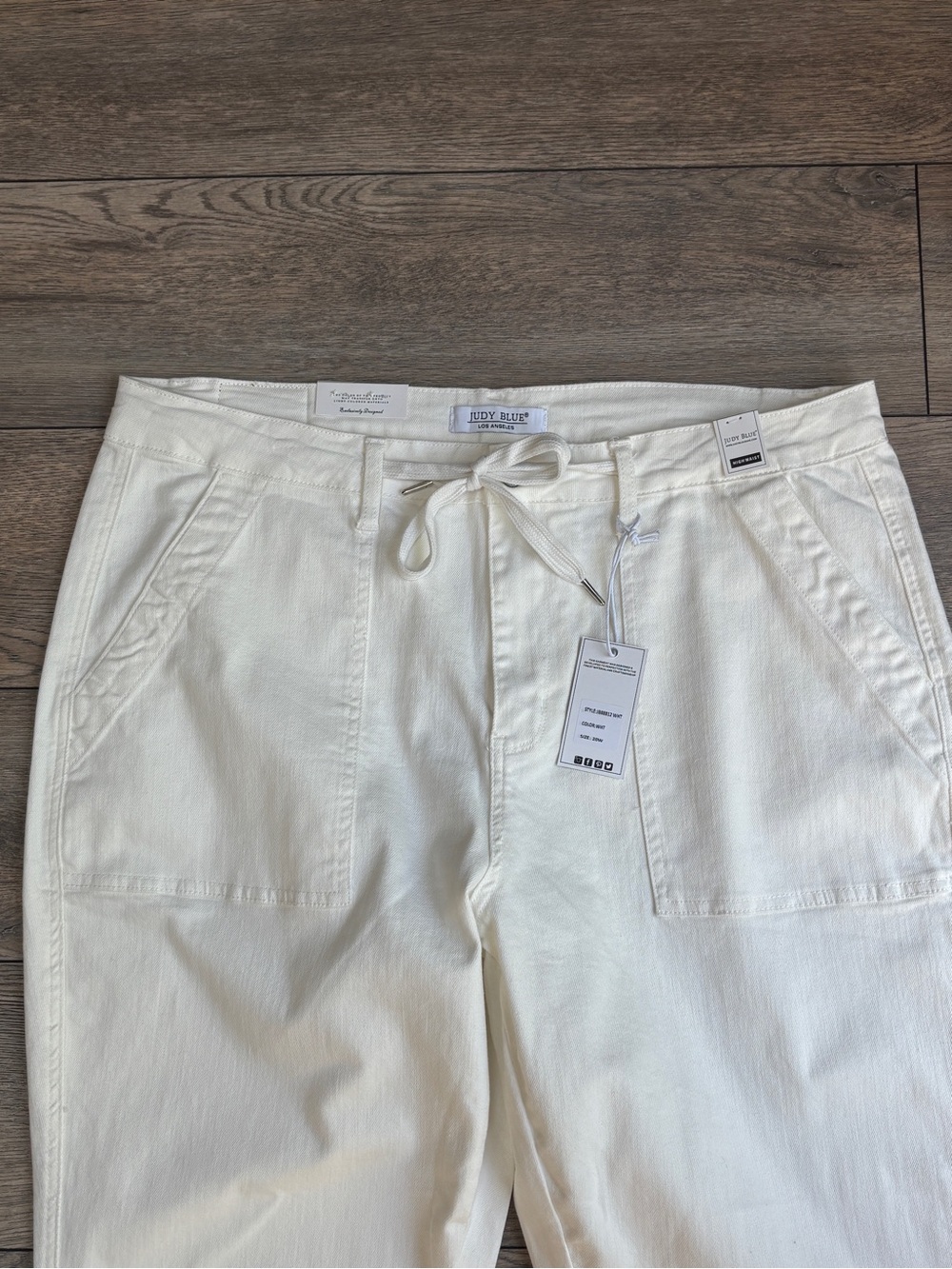 NWT Judy Blue High Rise Drawstring Jogger Jeans White Ecru Sz 20W - Picture 2 of 15